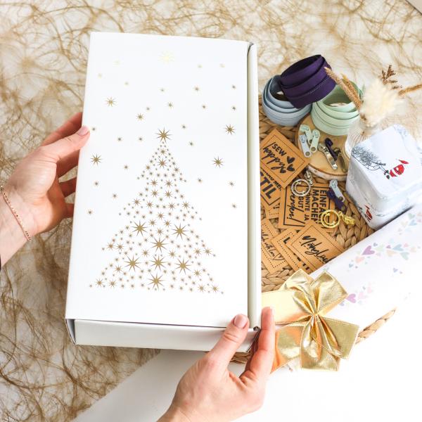 Weihnachtsbox mit Nähset für kleine Kosmetiktasche