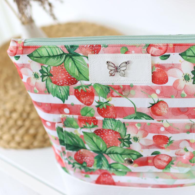 Nähbox große Kosmetiktasche - Erdbeere