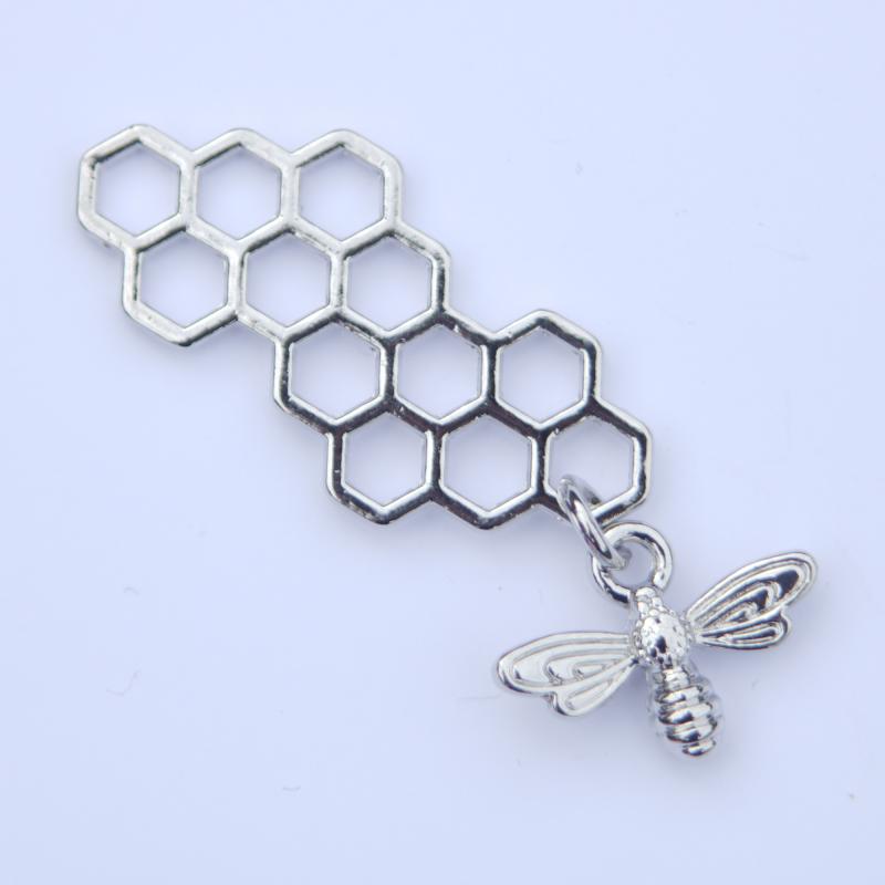 Wabe mit kleiner Biene , silber