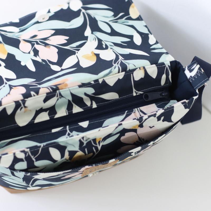 Nähset Tasche 'Katie' - Denim Flowers inkl. Labelset 'Statement'