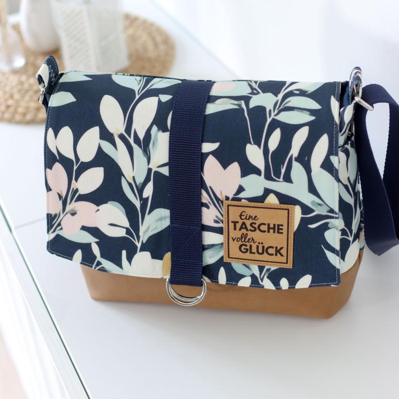 Nähset Tasche 'Katie' - Denim Flowers inkl. Labelset 'Statement'