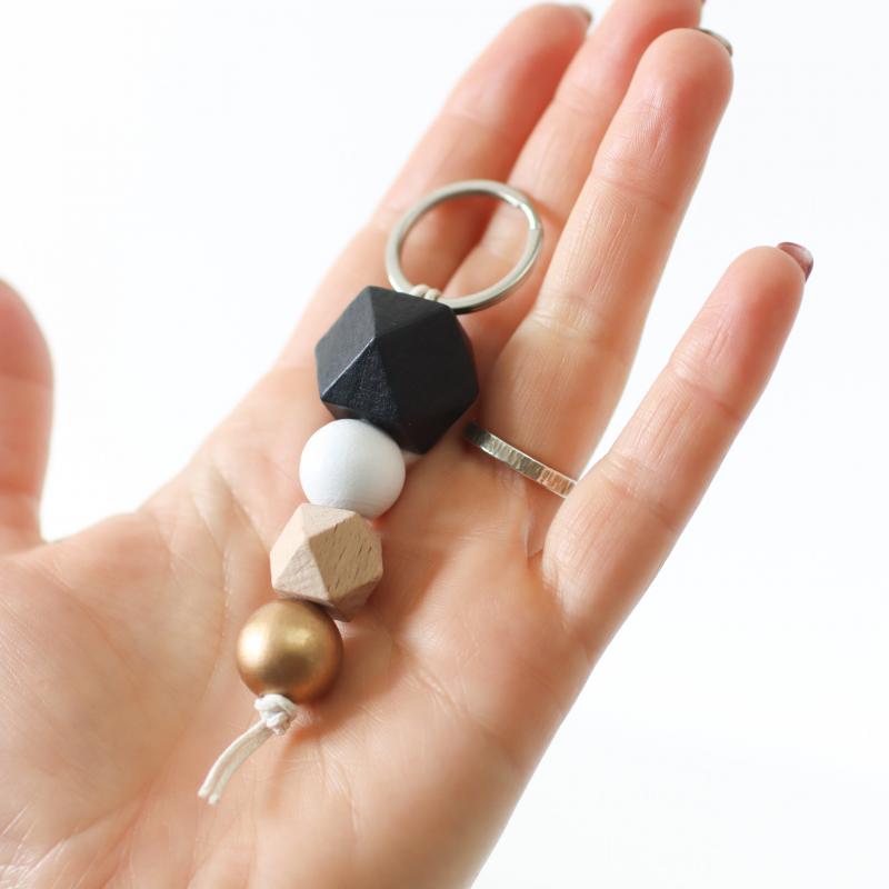 Großer Schlüsselanhänger - Schwarz/Weiß/Gold