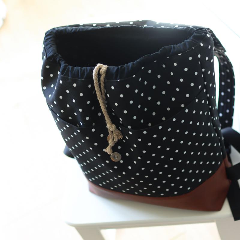 Nähbox Rucksack - Punkte schwarz