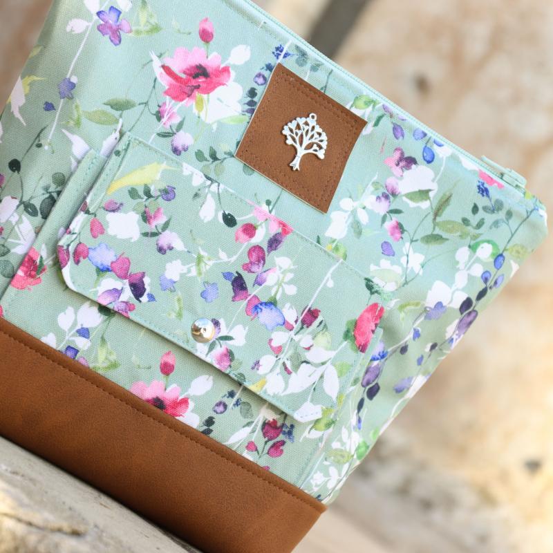Nähbox große Kosmetiktasche - Romantic Flowers Mint